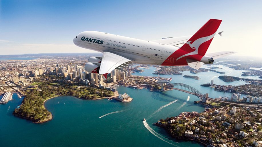 qantas plane flying over sydney