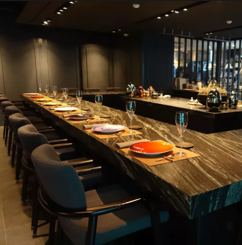 7th Door dining space