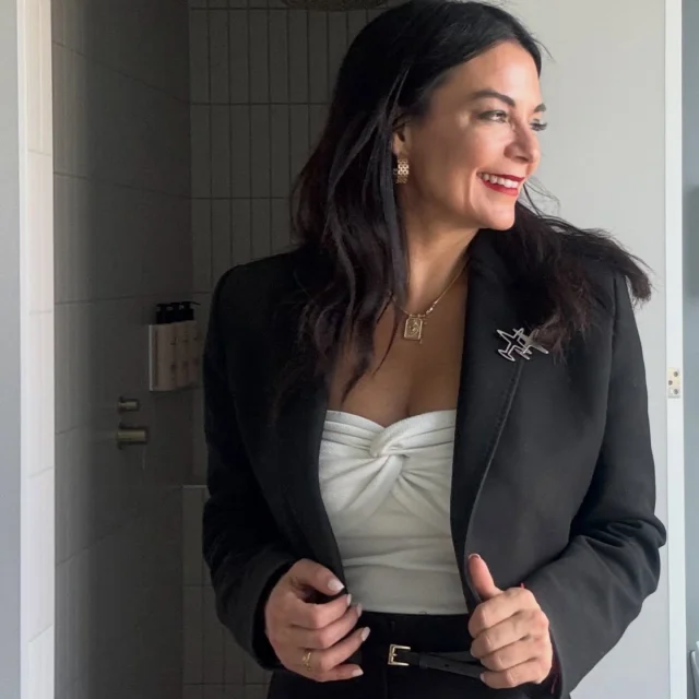 MELBOURNE MAGIC 💫Cities go through stages and phases and Melbourne is definitely coming into its own right now, having just won the Best City In The World Award from Time Out. The city is viewing with new hotels & restaurants  and some of Australia’s best mixologists. I just love it. Such a fabulous Australian escape. 1. At @marmelorestaurant 2. Rooftop bar at The Hyde 3. Sofitel Melbourne on Collin’s exclusive lounge4. 1 Hotel @1hotel.melbourne 5. @colosso.world 6. Strawberry pastry dessert @no35restaurant 7. Fairy lights  @sofitelmelbourneoncollins 8. Wining @buildersarmshotel 9. Incredible dessert @marmelorestaurant 10. Pretending I’m French @sofitelmelbourneoncollins 11. Melb’s best Portuguese food @marmelorestaurant 12. @marmelorestaurant 13. Best player award to Cale @colosso.world 14. @sofitelmelbourneoncollins 15. @1hotel.melbourne 16. Spectacular scallops @no35restaurant 17. @1hotel.melbourne 18. @hydemelbourneplace 19. Think pink @hydemelbourneplace 20. @lansonplaceparliamentgardens