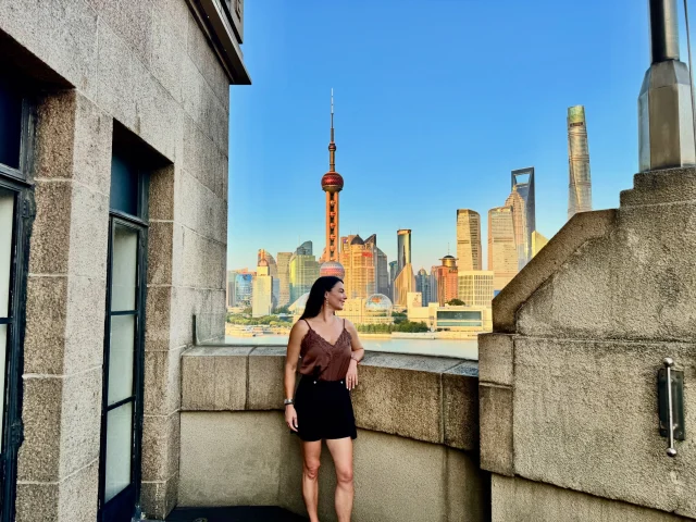 FAIRMONT PEACE HOTEL 🇨🇳What you don’t always see…Behind every luxury hotel review are hours spent wandering quiet corridors before sunrise, chatting with passionate staff, discovering hidden corners, tasting incredible cuisine, exploring the wellness spaces, photographing every detail and learning the stories that have shaped these extraordinary places.The Fairmont Peace Hotel isn’t simply somewhere to stay. It’s one of Shanghai’s great landmarks. A hotel that has witnessed almost a century of history while continuing to define luxury for a new generation.These are some of my favourite behind-the-scenes moments from my stay—moments that reminded me luxury isn’t just found in marble lobbies or beautiful suites. It’s found in the people, the craftsmanship, the heritage and the countless small details guests rarely notice.With the hotel set to begin a major transformation into a Raffles next year, I feel incredibly fortunate to have experienced this legendary property in its current form before history turns another page.#FairmontPeaceHotel #Shanghai #LuxuryTravel
